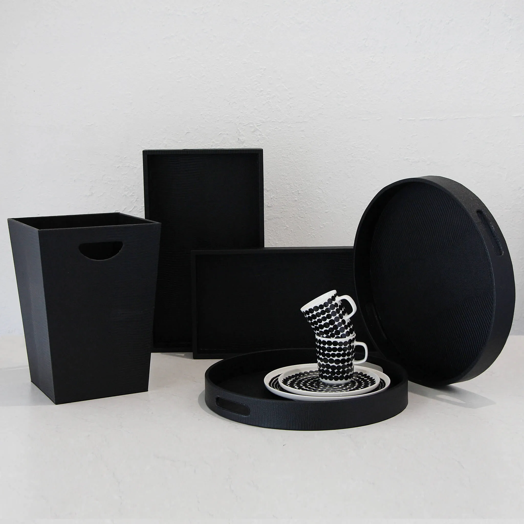 CONRAD SNAKE RECTANGLE TRAY  |  SET OF 2  |  NOIR BLACK