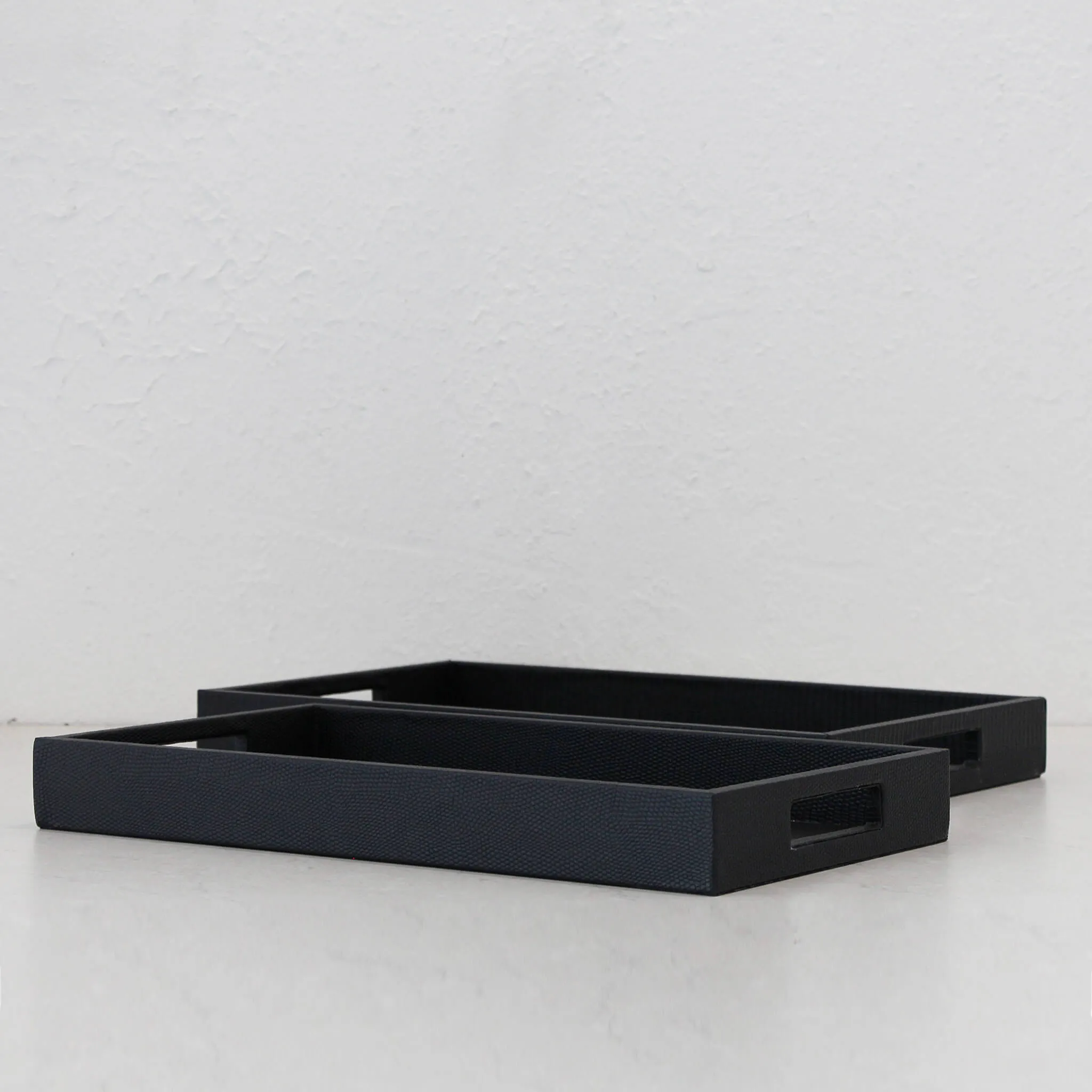 CONRAD SNAKE RECTANGLE TRAY  |  SET OF 2  |  NOIR BLACK