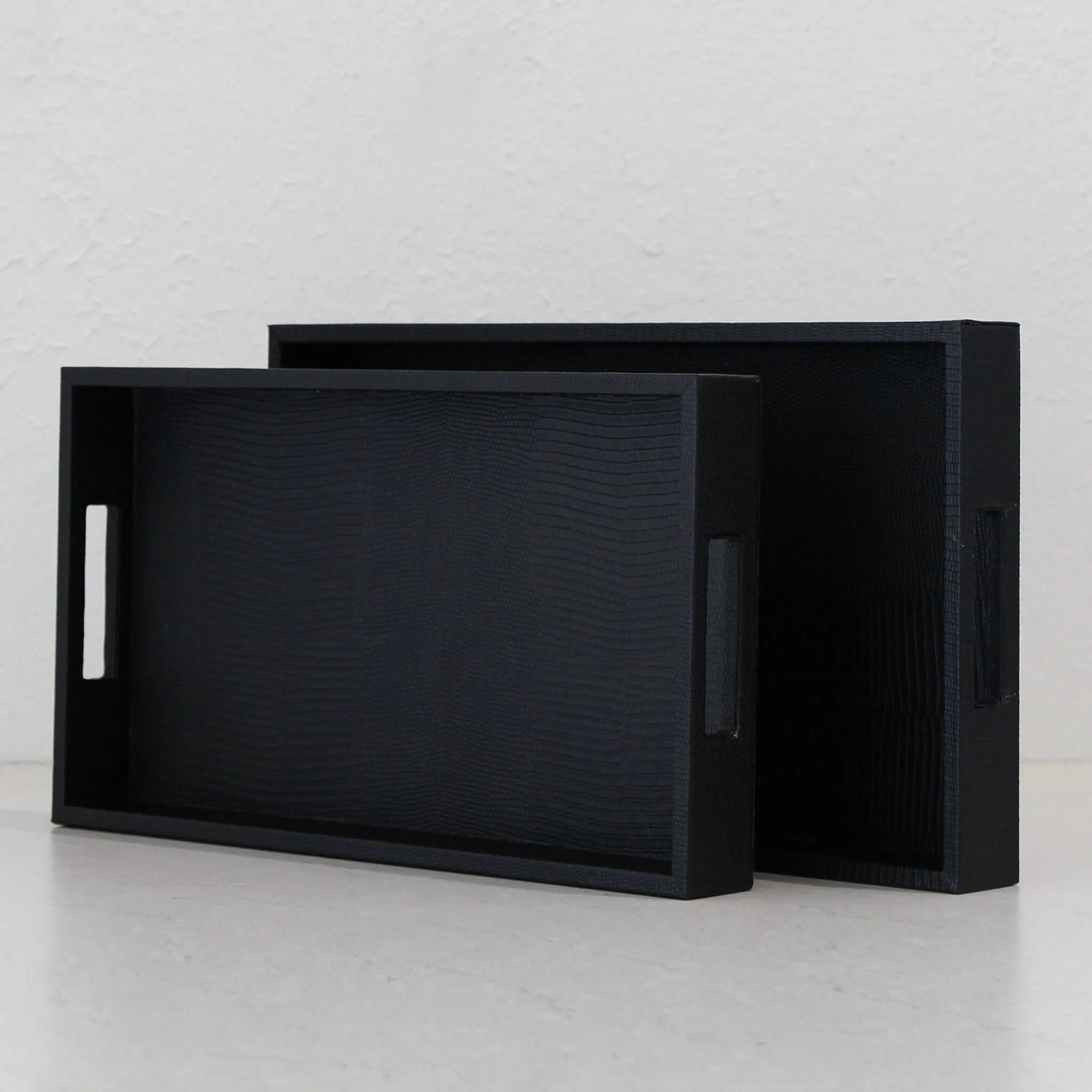 CONRAD SNAKE RECTANGLE TRAY  |  SET OF 2  |  NOIR BLACK