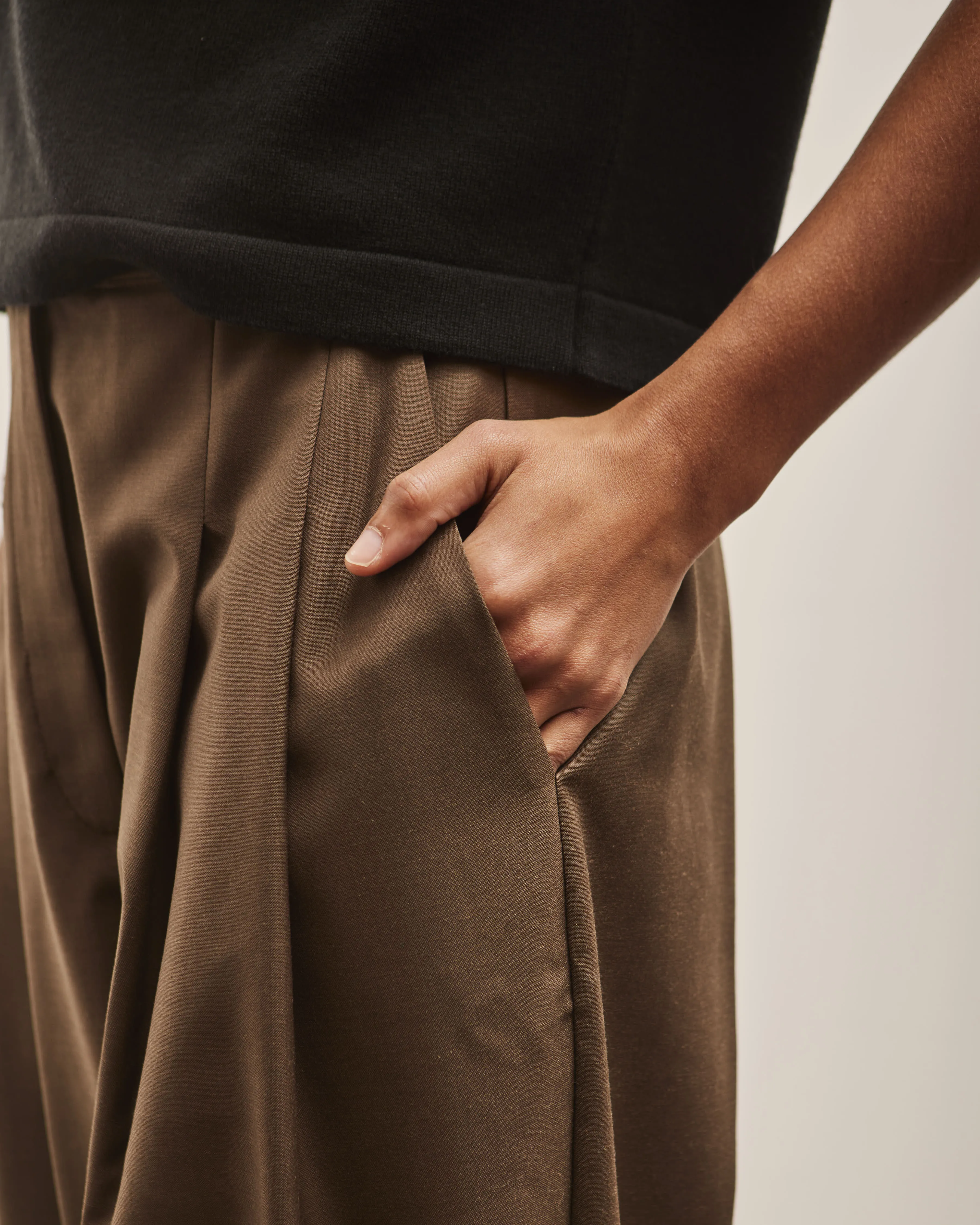 Cordera Mohair Tailoring Carrot Pants, Teak