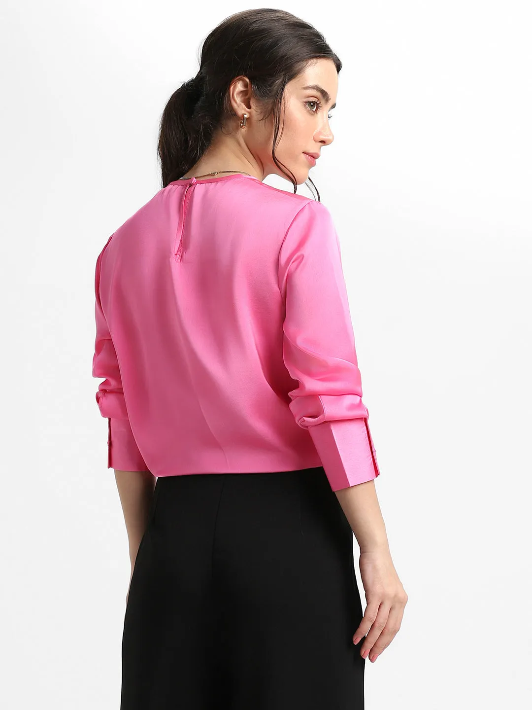 DL Woman Stylised V Neck Regular Fit Solid Pink Top