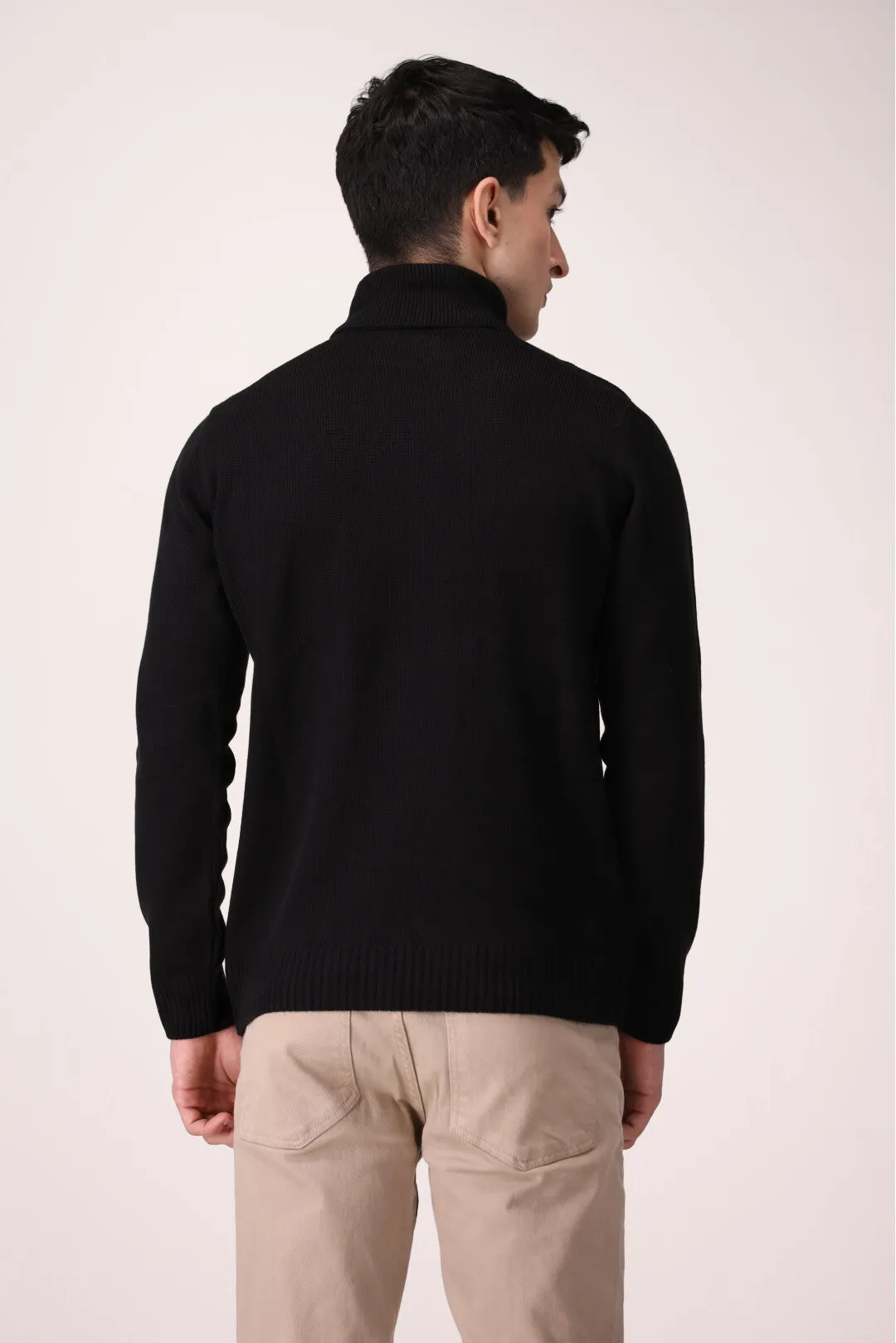 TURTLE NECK SWEATER